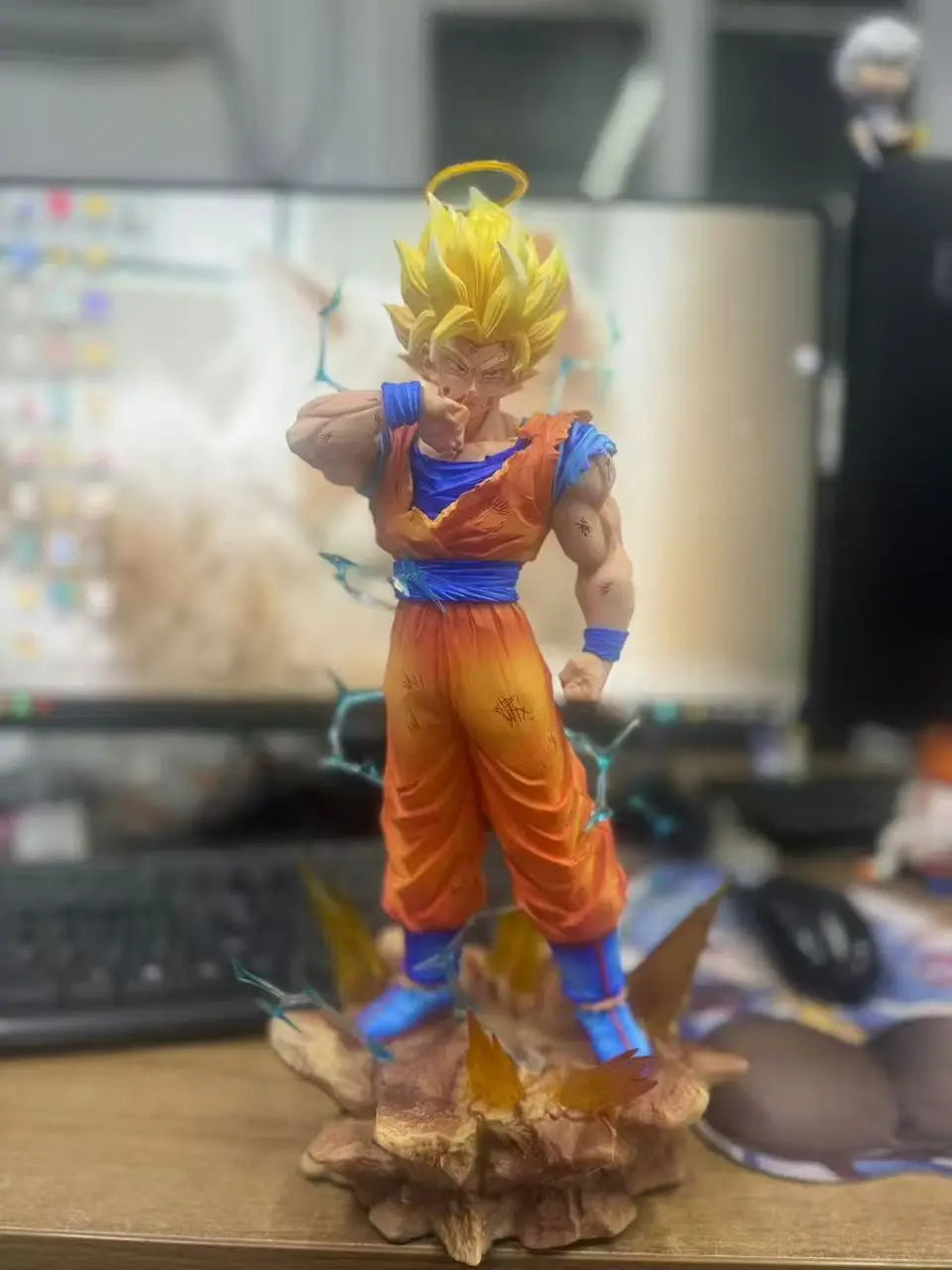 Figura Goku SSJ2 - Dragon Ball Z | Base LED Super Saiyan 2 33cm