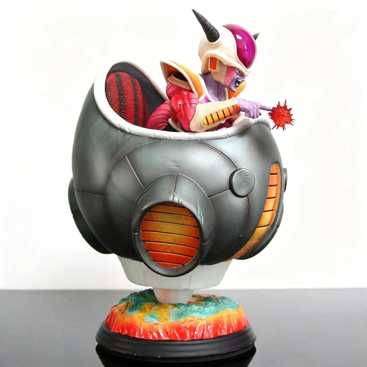 Figura Freezer en Cápsula - Dragon Ball Z | 25cm