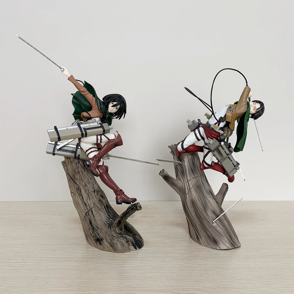 Figuras Levi y Mikasa Ackerman - Attack on Titan | Artfx J PVC
