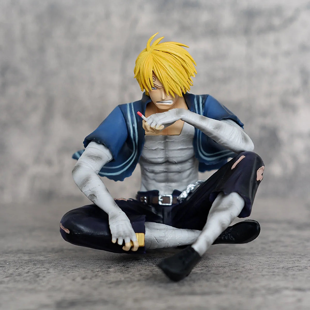 Figura Sanji - One Piece | Sanji en pose de combate con daño de batalla 12cm