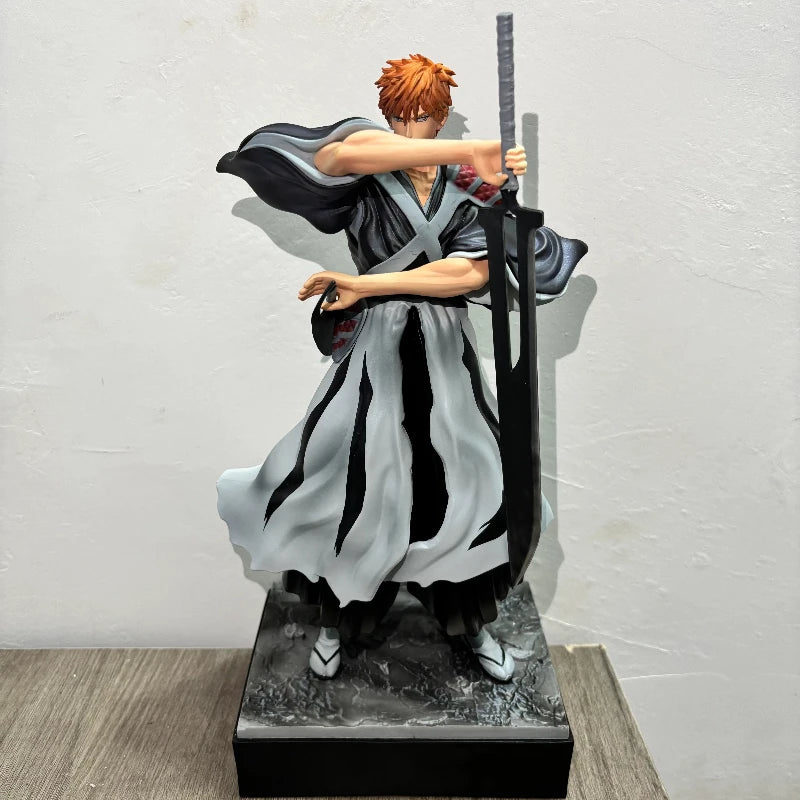 Figura Ichigo Kurosaki - Bleach | Ichigo Kurosaki con espadas dobles en pose de batalla 35cm