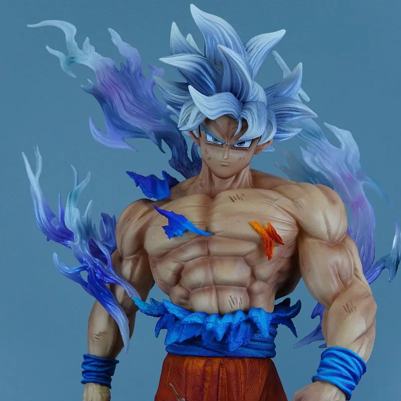 Figura Goku Ultra Instinto - Dragon Ball | Goku en su forma Ultra Instinto con busto intercambiable
