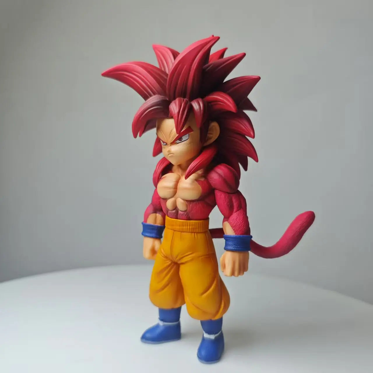 Figura Goku SSJ4 - Dragon Ball Daima | PVC 17cm
