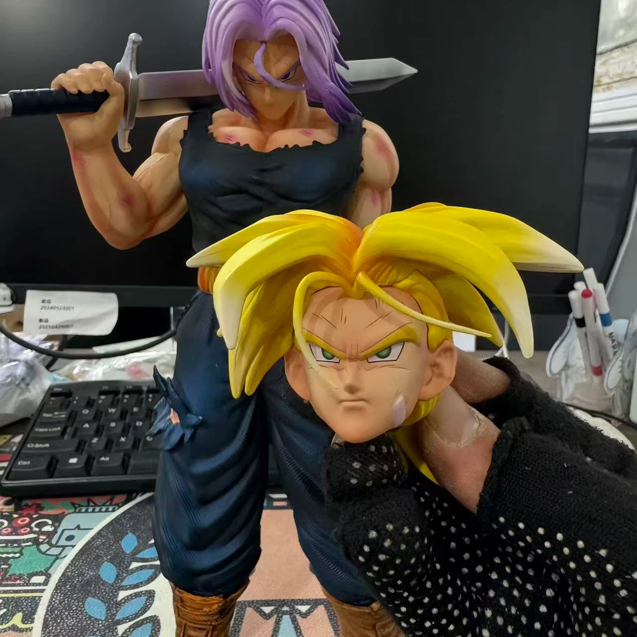 Figura Trunks del Futuro Super Saiyan - Dragon Ball Z | 32,5 cm