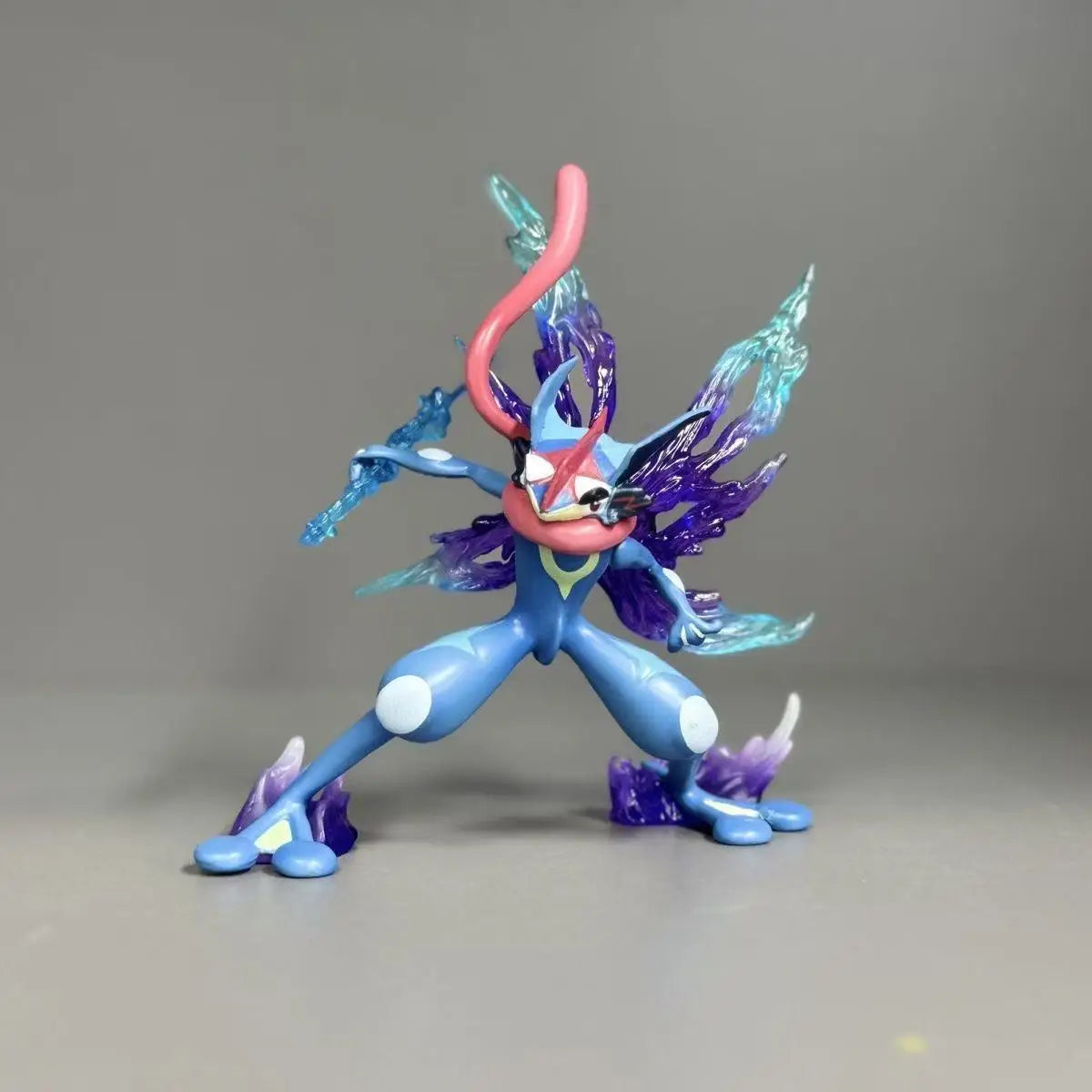 Figura Greninja - Pokémon | PVC 12cm
