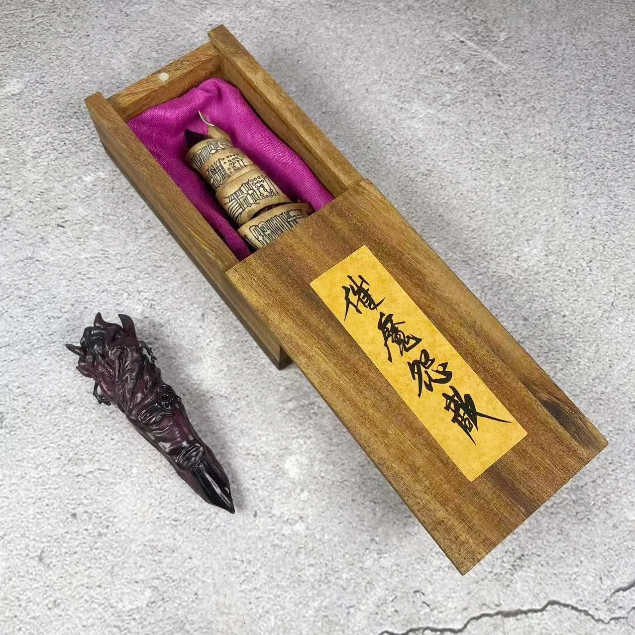 Figura Dedo Maldito de Sukuna - Jujutsu Kaisen | Resina