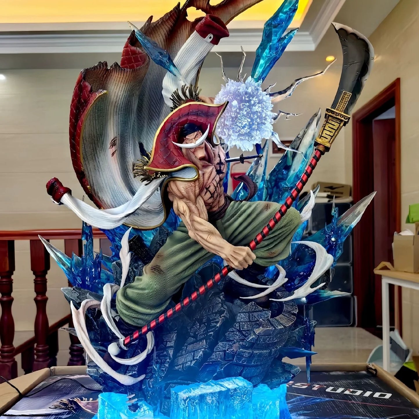 Figura Edward Newgate (Barbablanca) - One Piece | Estatua GK 40cm