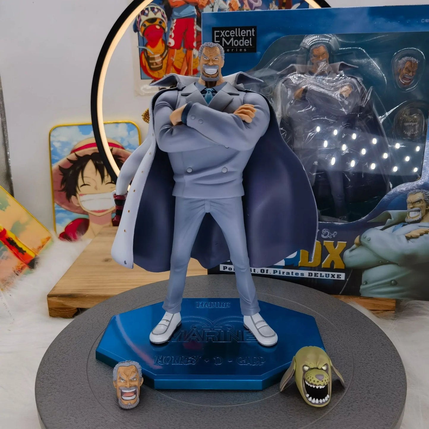 Figura Monkey D. Garp - One Piece | POP 3 Cabezas 26cm