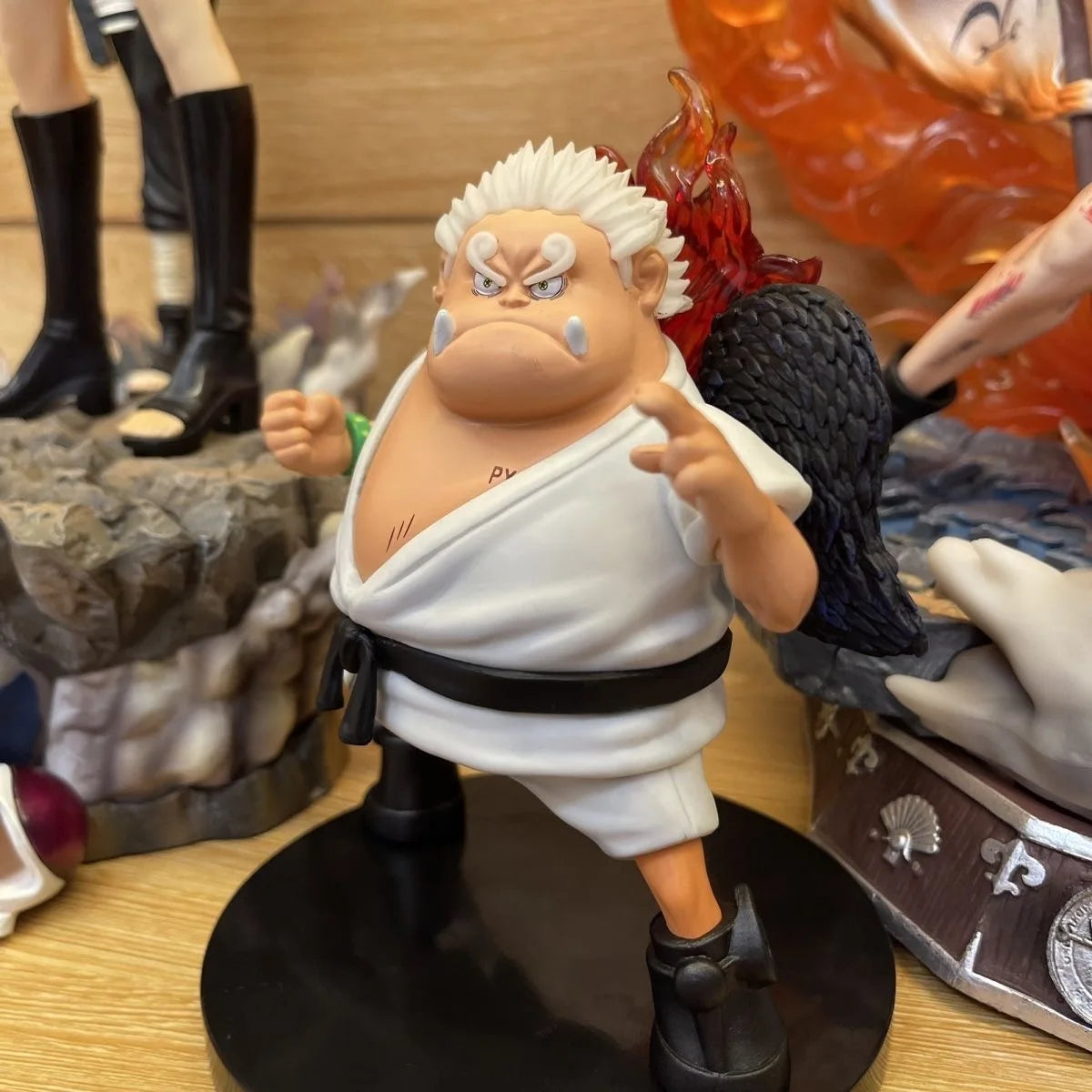 Figura Jinbei - One Piece | Timonel Sombrero de Paja 17cm
