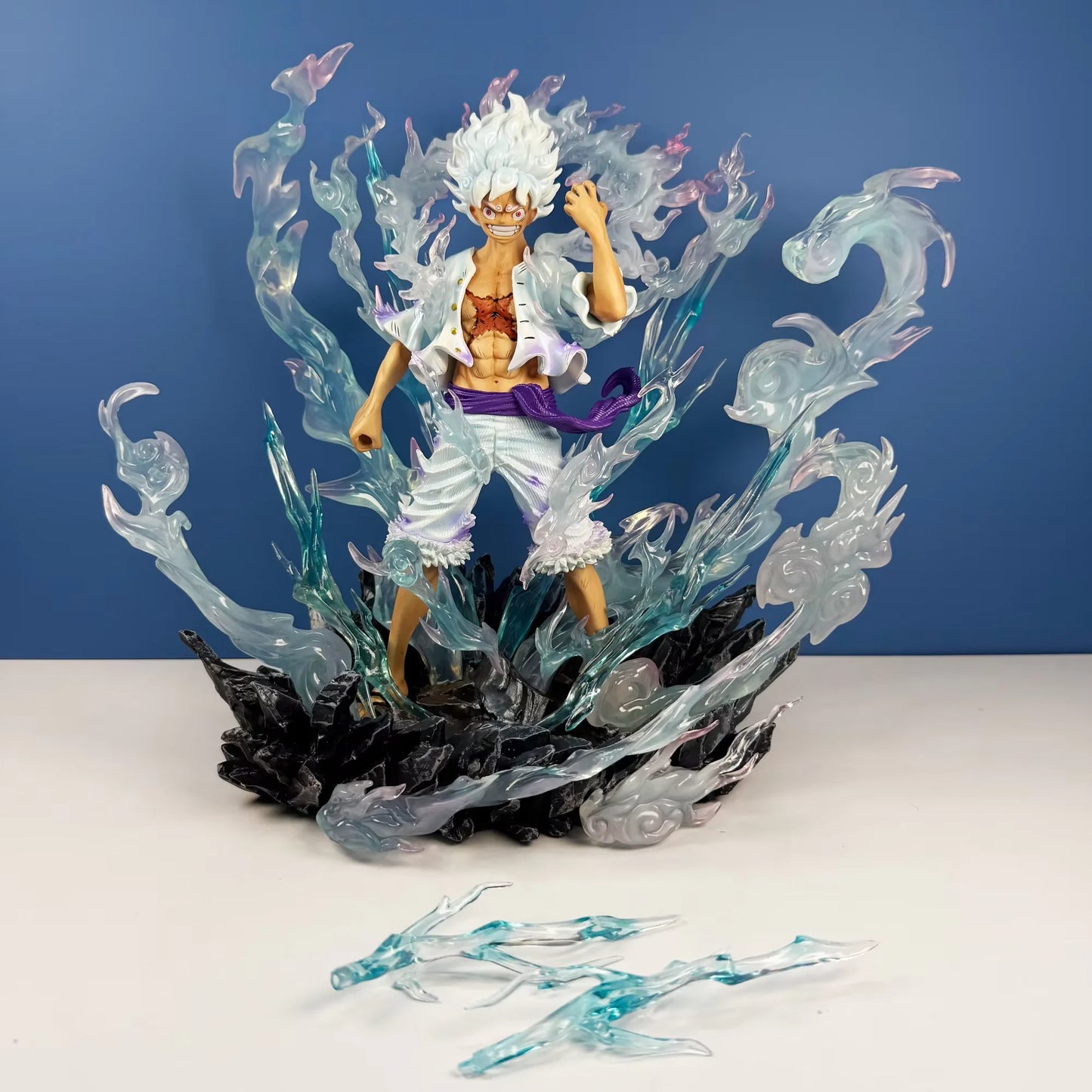 Figura Luffy Gear 5 Nika - One Piece | Dios del Sol 30cm