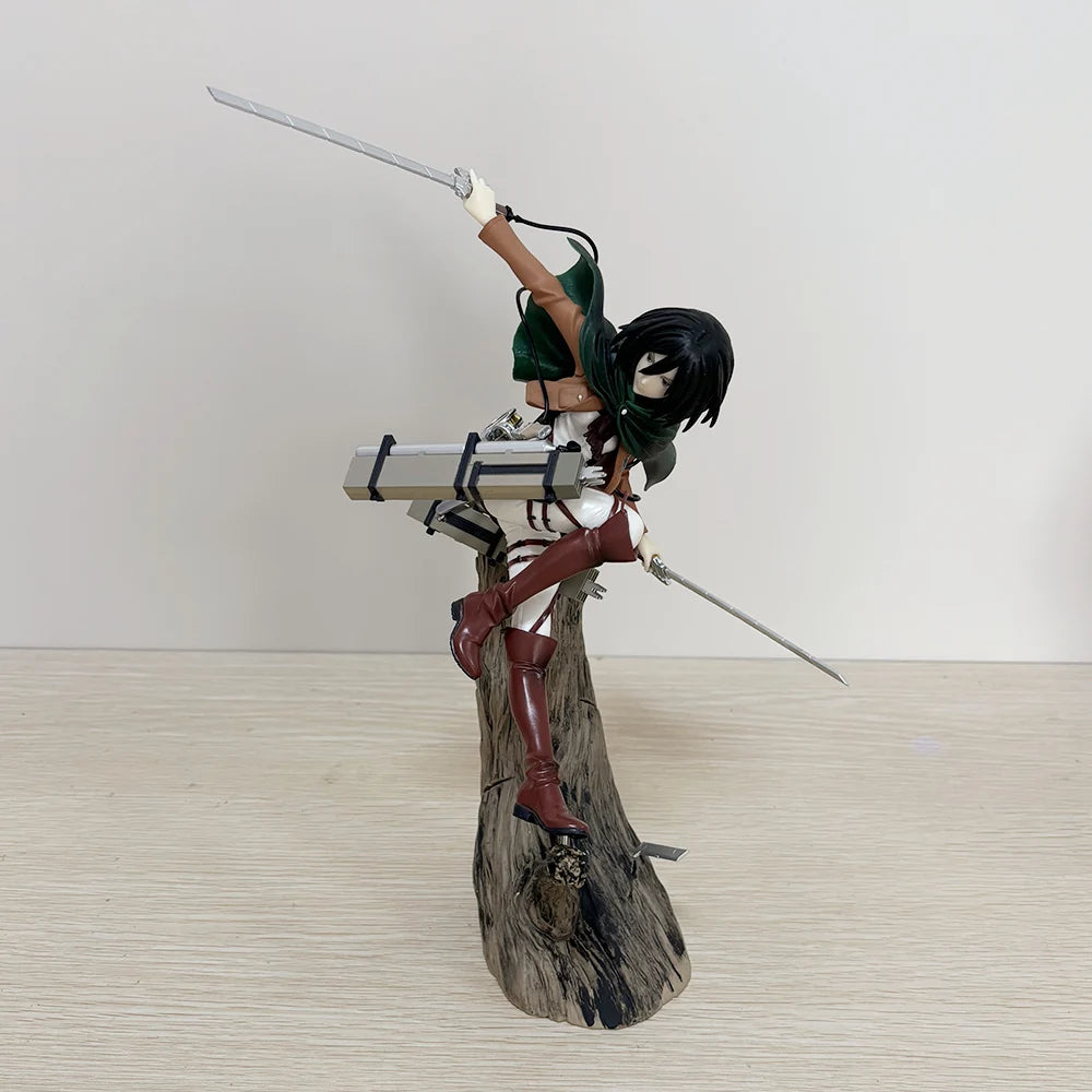 Figuras Levi y Mikasa Ackerman - Attack on Titan | Artfx J PVC