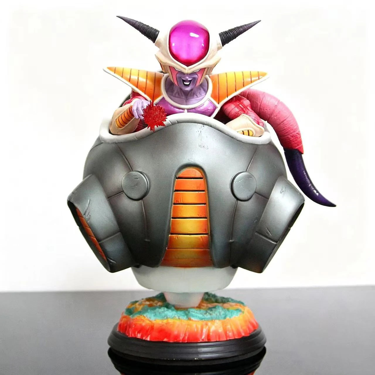 Figura Freezer en Cápsula - Dragon Ball Z | 25cm