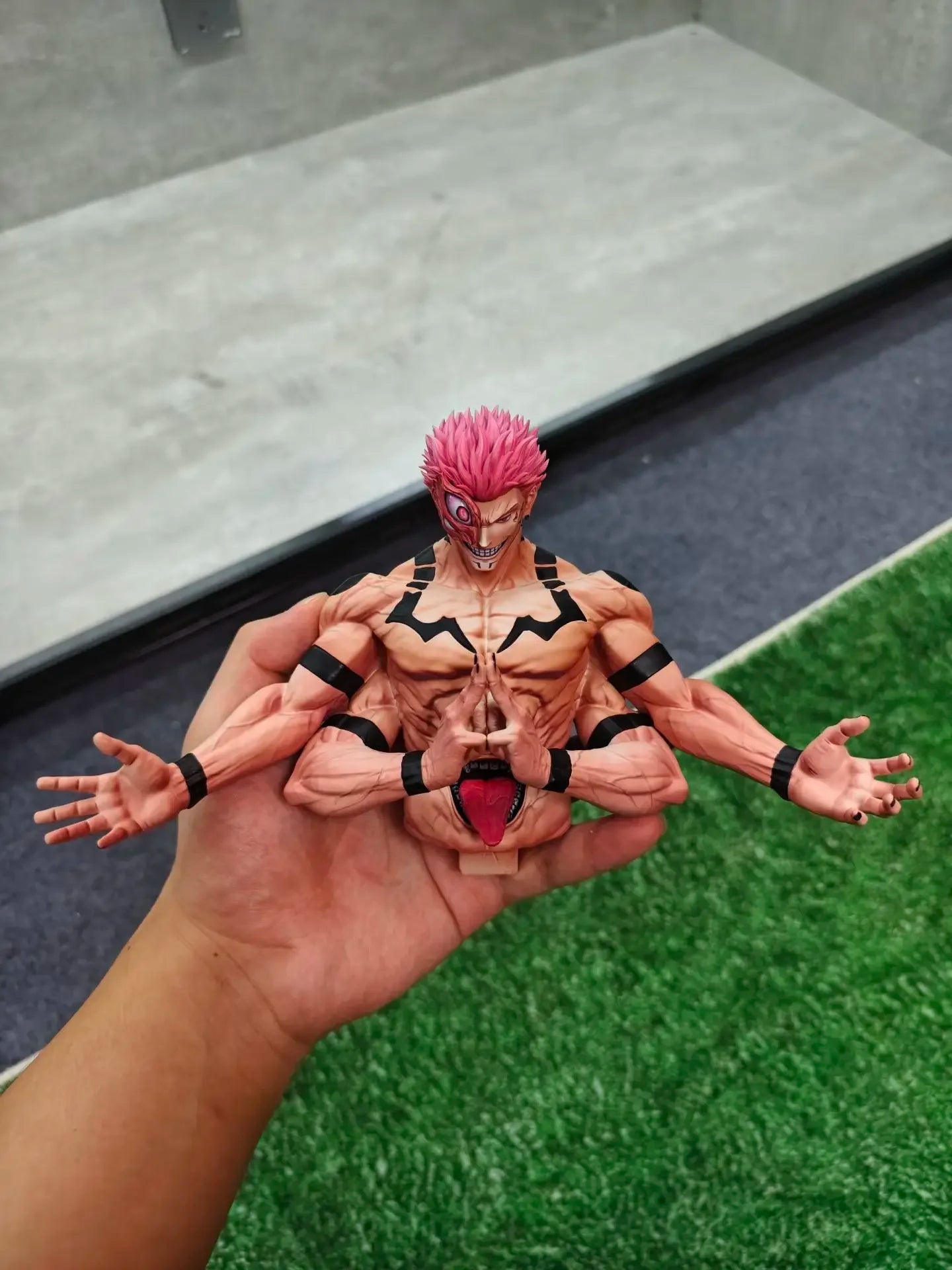 Figura Itadori Yuji y Ryomen Sukuna - Jujutsu Kaisen | Itadori Yuji y Ryomen Sukuna en pose dual 31cm