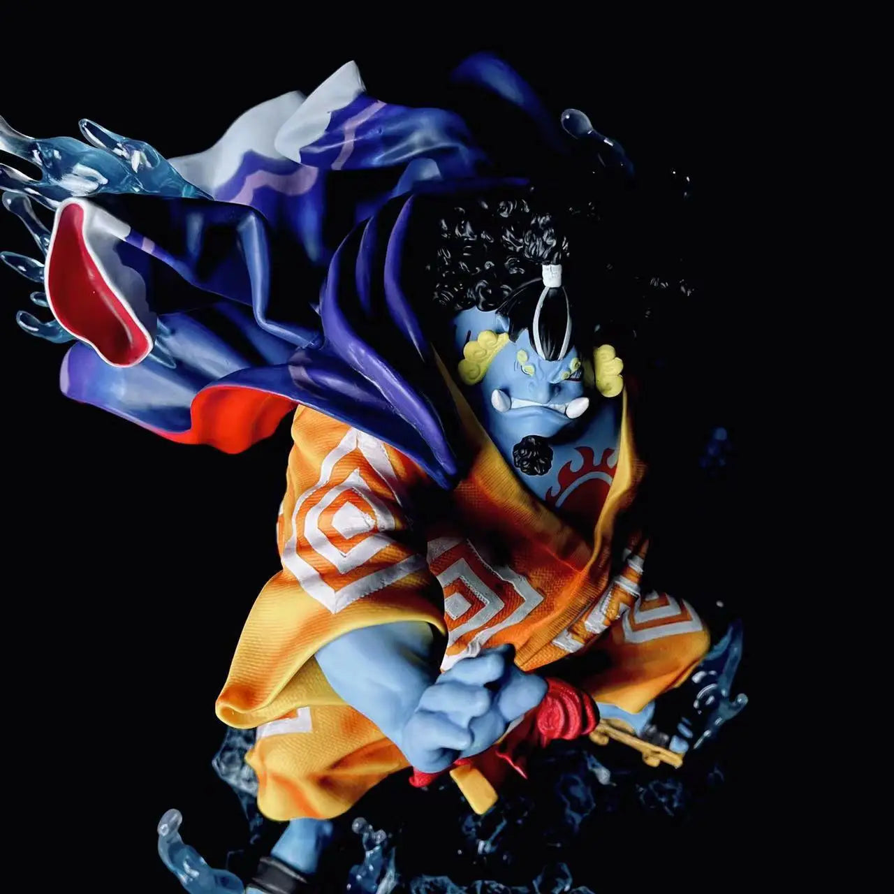 Figura Jinbei - One Piece | Karate Gyojin con Base de Agua GK 31cm