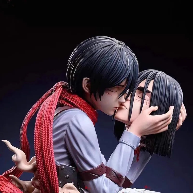 Figura Eren Jaeger y Mikasa Ackerman - Attack on Titan | Eren y Mikasa en escena del último beso 22cm