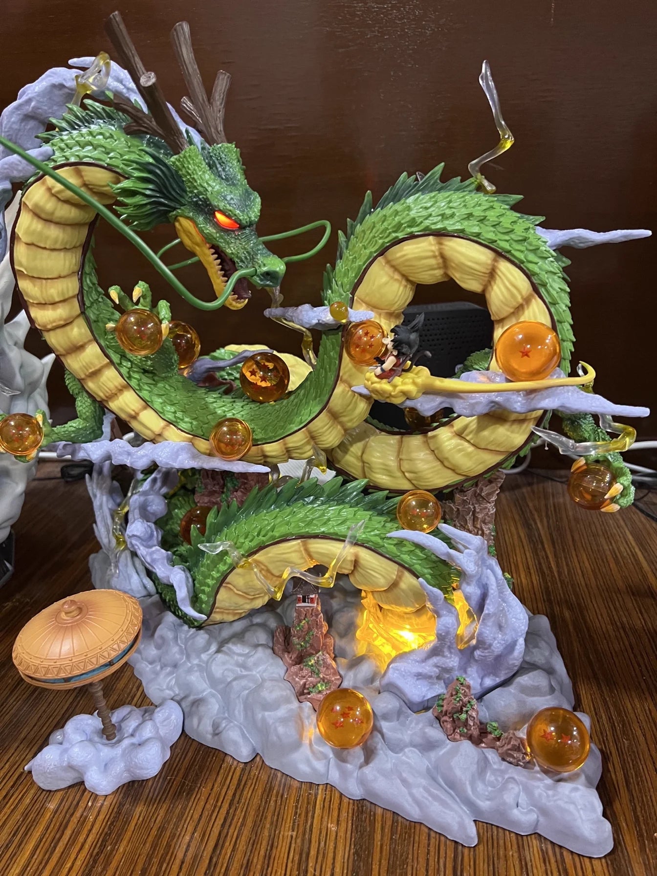 Figura Son Goku y Shenron - Dragon Ball | Estatua con LED 53cm