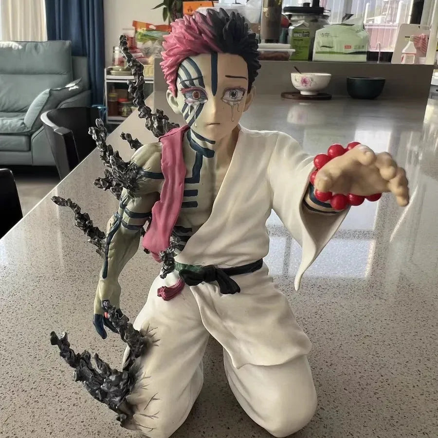 Figura Akaza Hakuji Transformación - Demon Slayer | Dualidad Humano Demonio 13cm