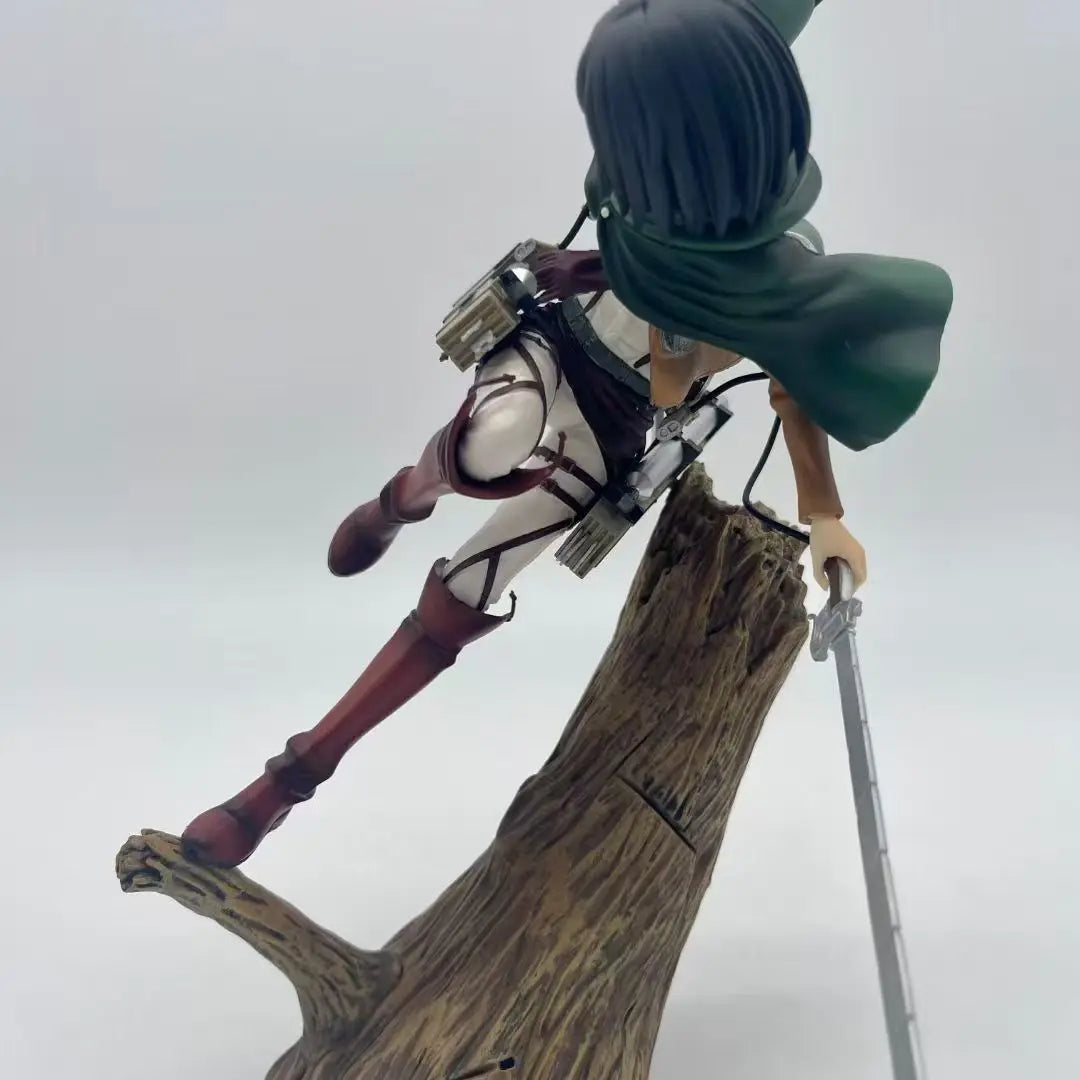 Figura Mikasa Ackerman - Ataque a los Titanes | 29cm