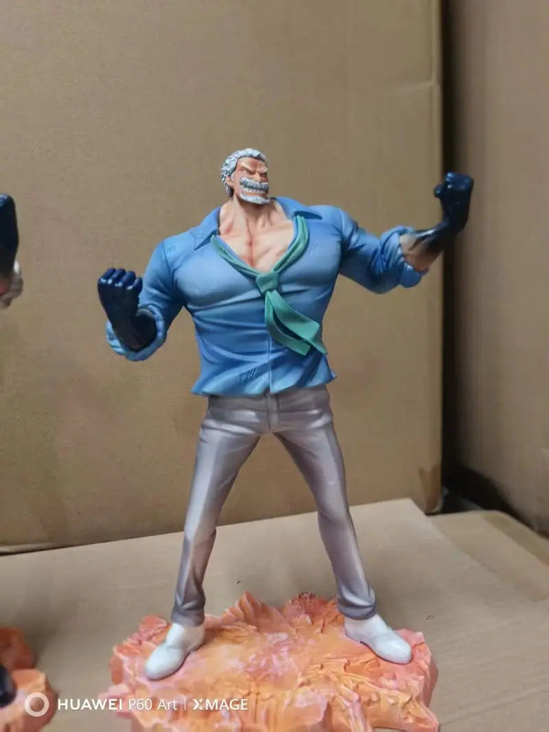 Figura Monkey D. Garp - One Piece | Héroe de la Marina 30cm