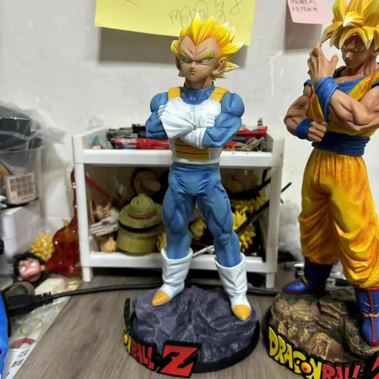 Figuras Son Goku y Vegeta Super Saiyan - Dragon Ball Z | Pack GK Brazos Cruzados