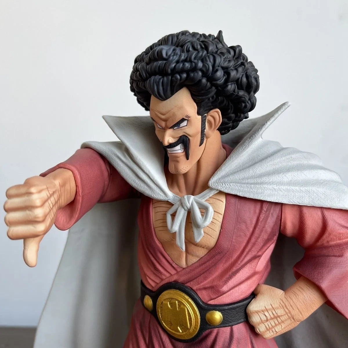 Figura Mr. Satan - Dragon Ball | Pose Despreciativa 30cm