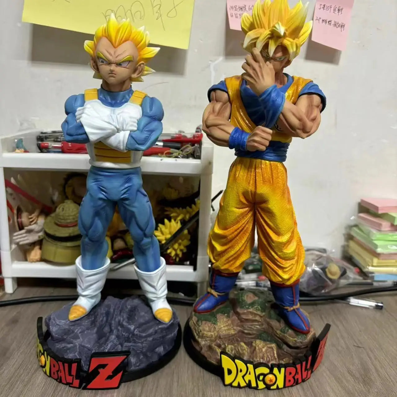 Figuras Son Goku y Vegeta Super Saiyan - Dragon Ball Z | Pack GK Brazos Cruzados