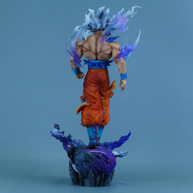 Figura Goku Ultra Instinto - Dragon Ball | Goku en su forma Ultra Instinto con busto intercambiable