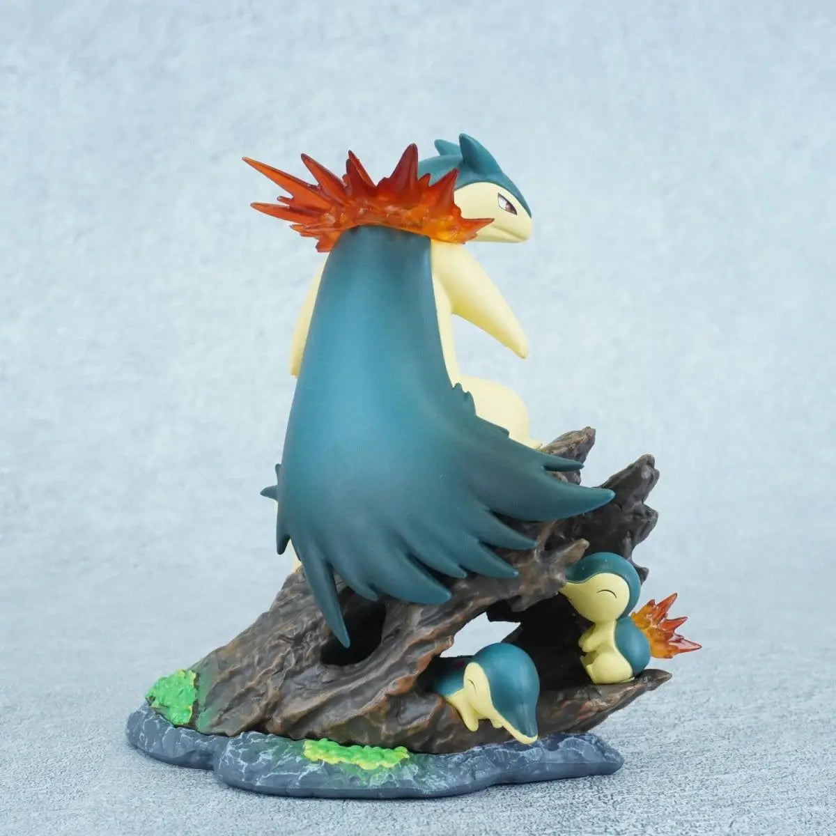Figura Typhlosion - Pokémon | 13cm