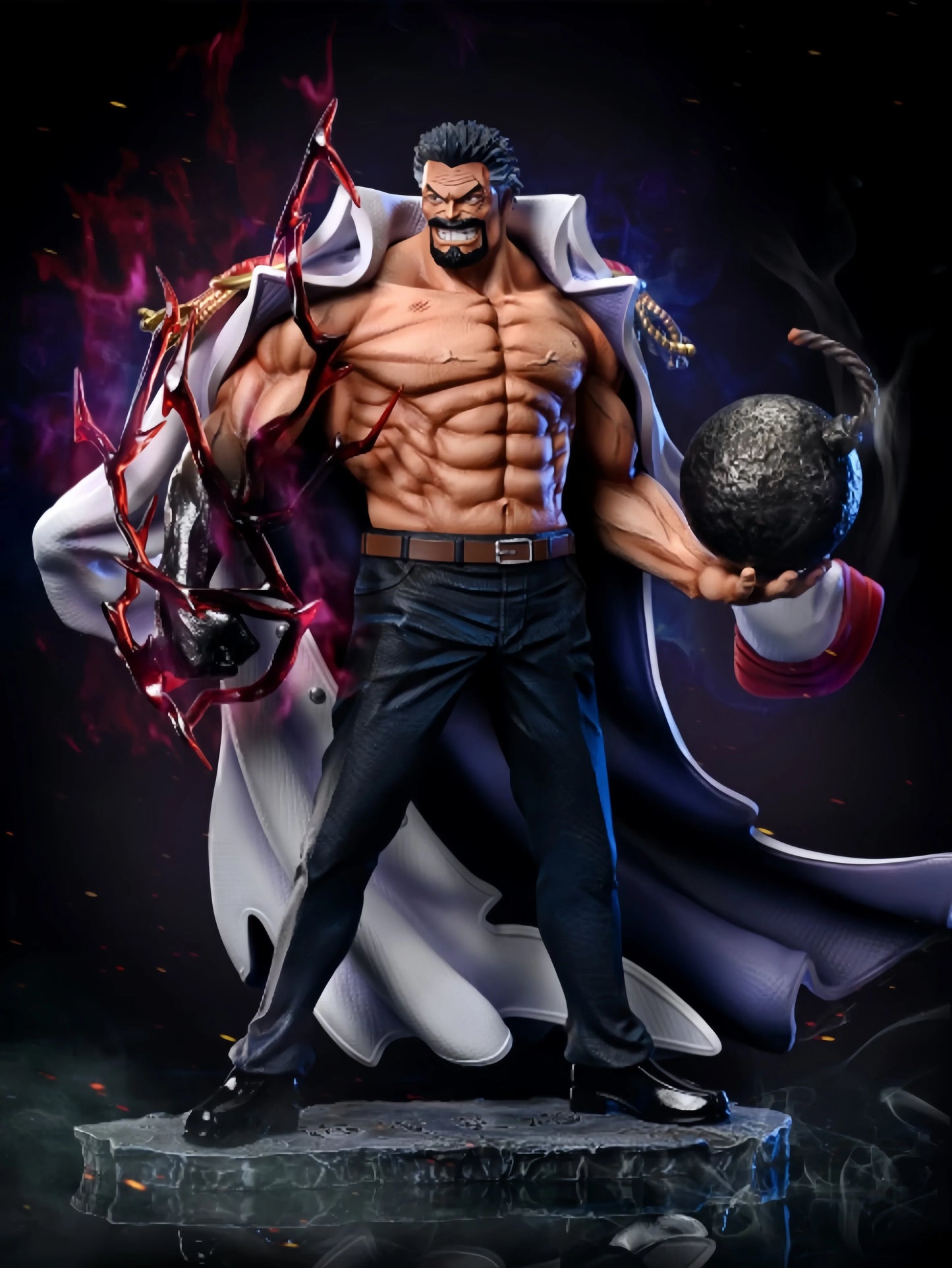 Figura Monkey D. Garp - One Piece | Héroe de la Marina Premium