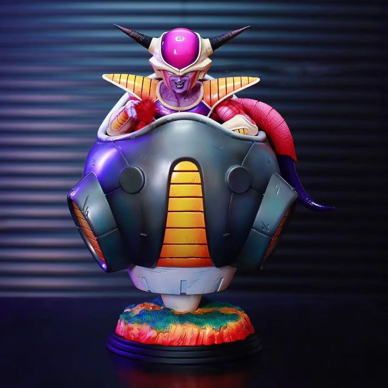 Figura Freezer en Cápsula - Dragon Ball Z | 25cm