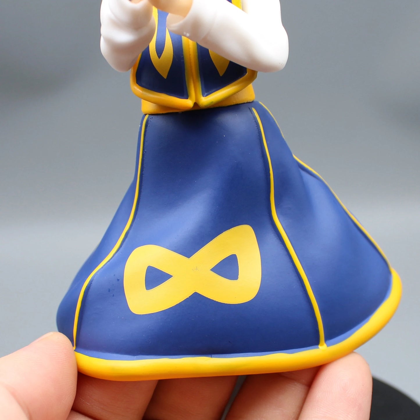 Figura Kurapika - Hunter x Hunter | Cadenas del Juicio 18cm