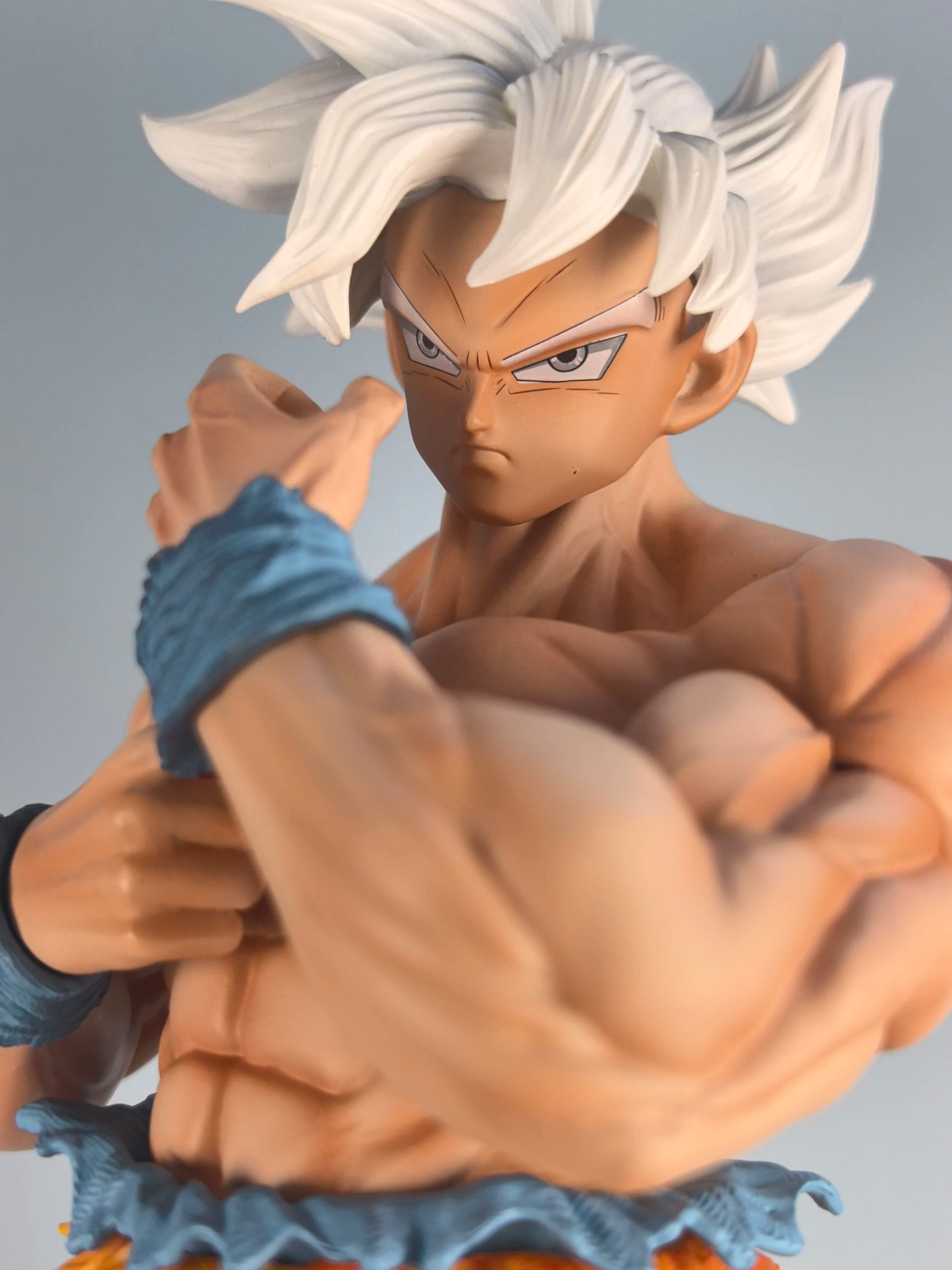 Figura Goku Ultra Instinto - Dragon Ball Super | 2 Cabezas 35cm