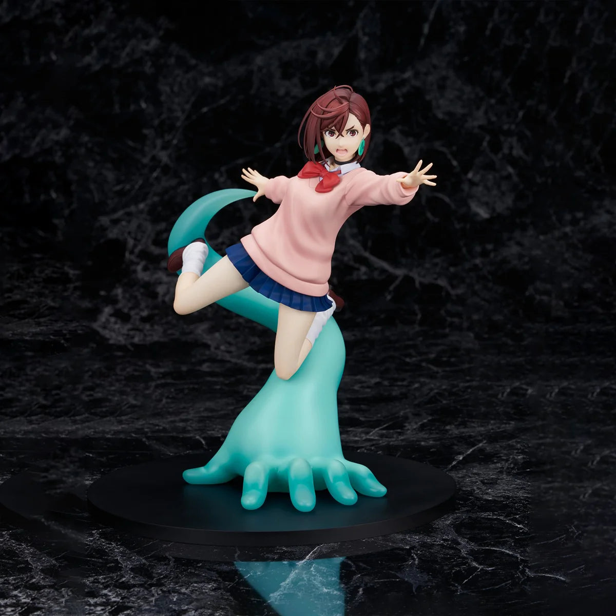 Figura Momo Ayase versión Combate - Dandadan | Bandai