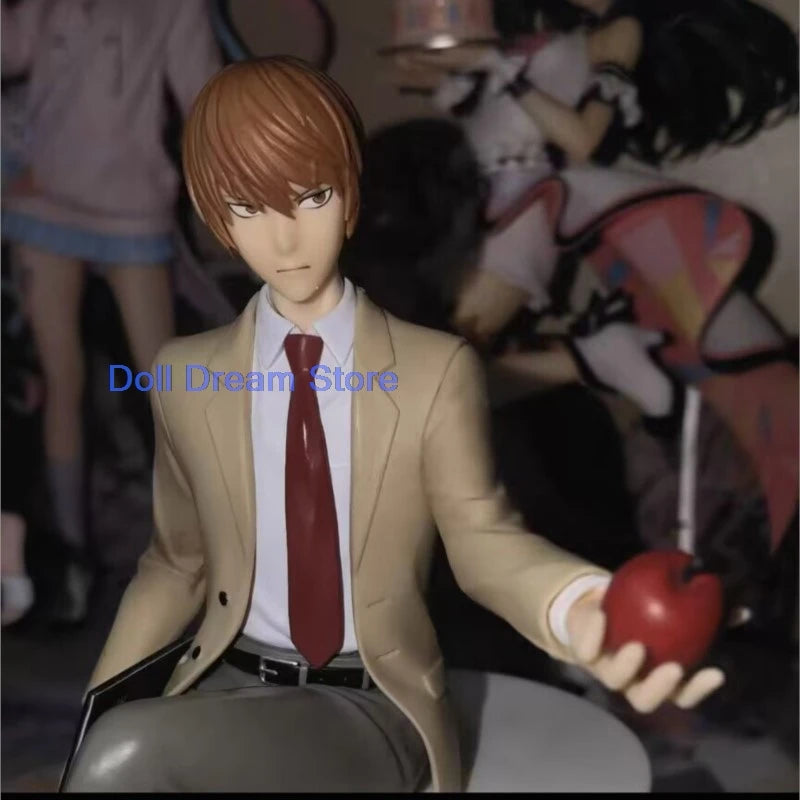 Figura Light Yagami Sentado - Death Note
