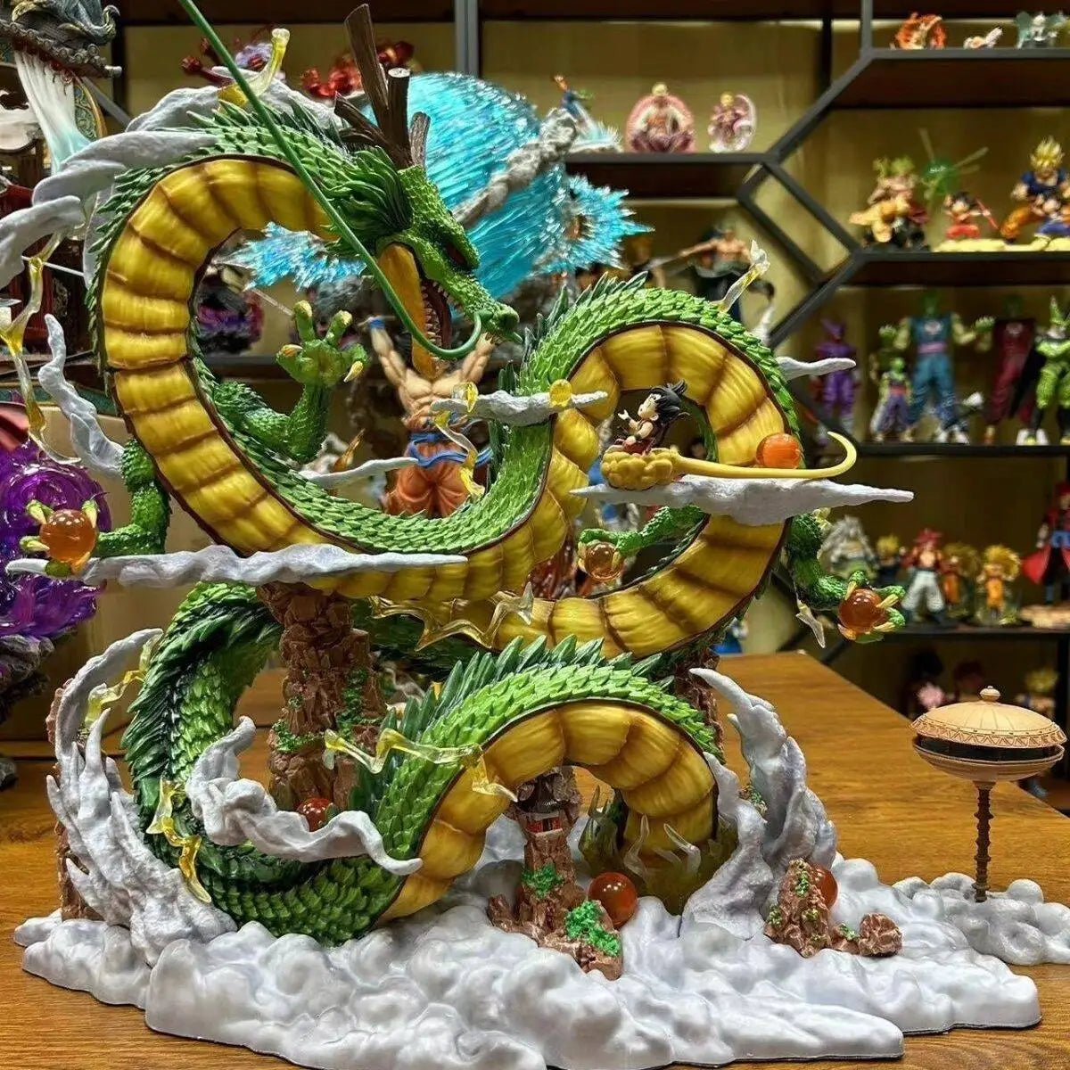 Figura Son Goku y Shenron - Dragon Ball | Estatua con LED 53cm