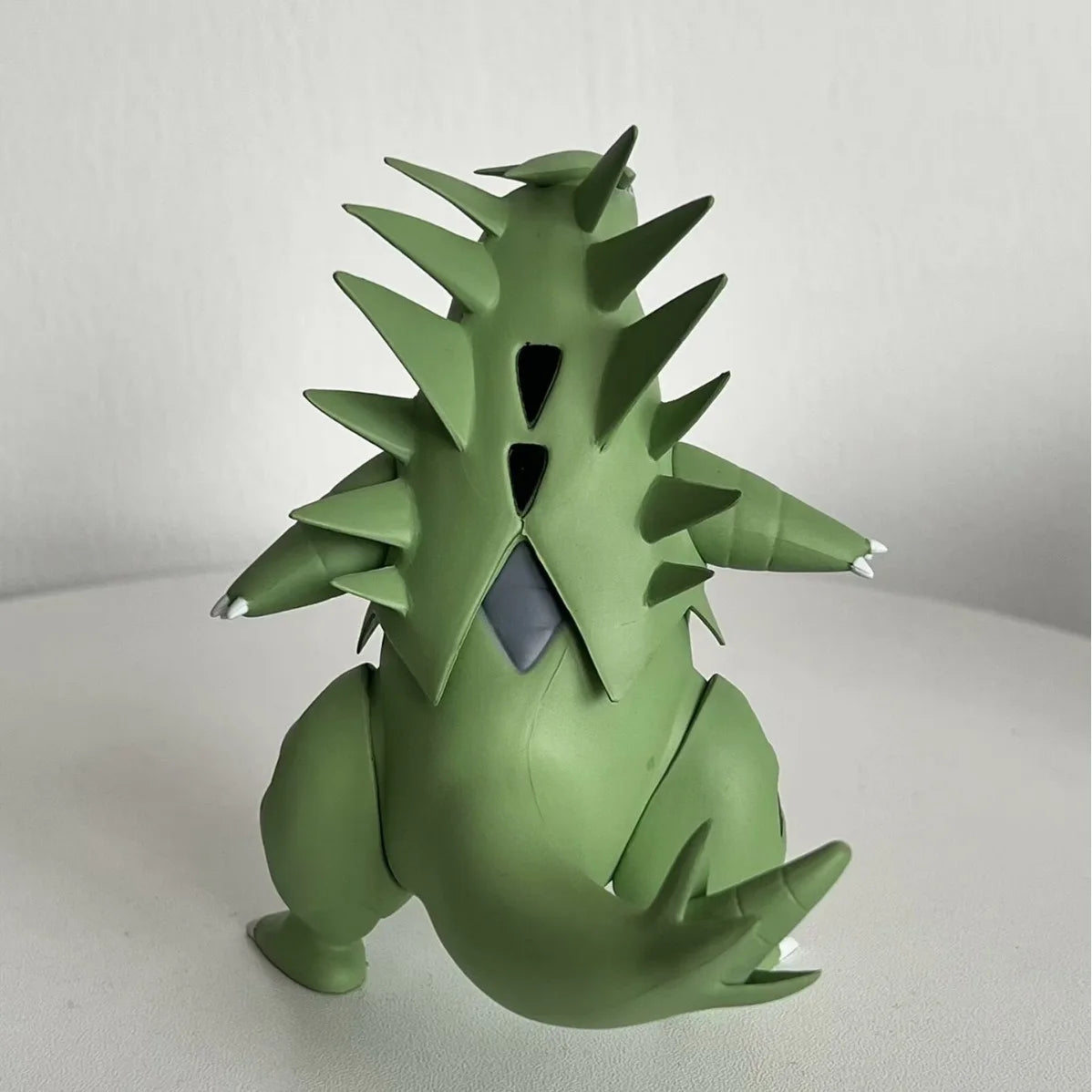 Figura Tyranitar - Pokémon | 11cm