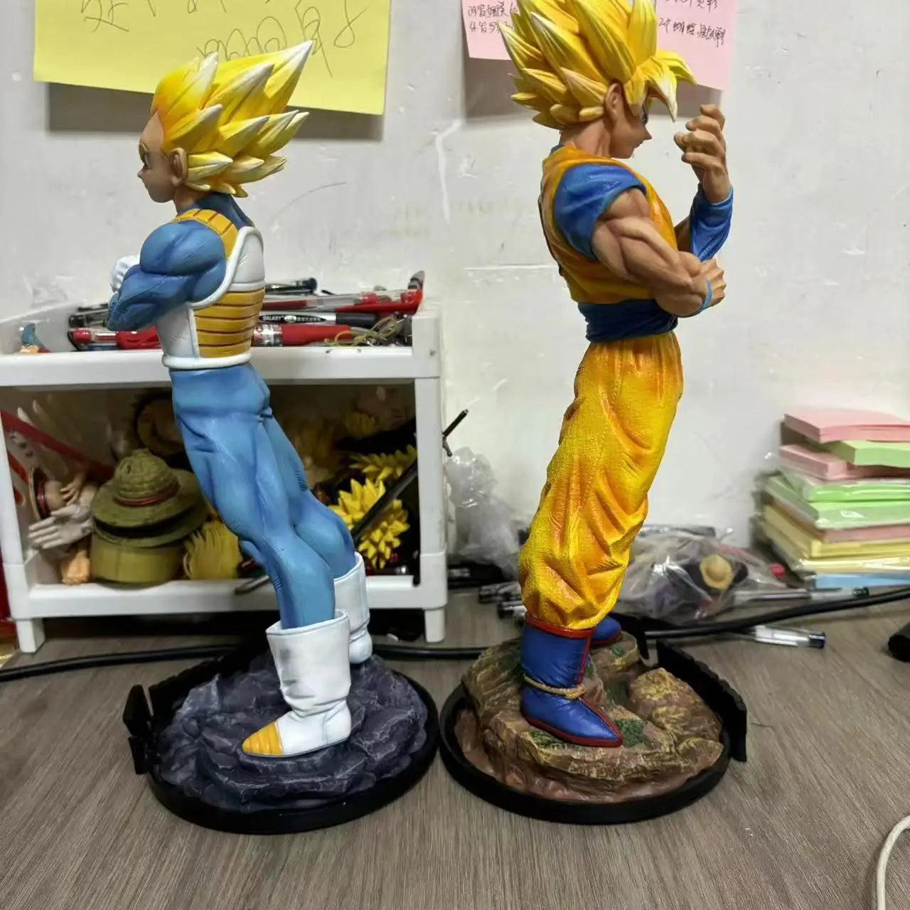 Figuras Son Goku y Vegeta Super Saiyan - Dragon Ball Z | Pack GK Brazos Cruzados