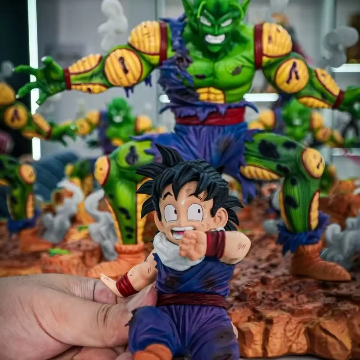 Figura Piccolo protegiendo a Gohan - Dragon Ball Z | GK 28cm