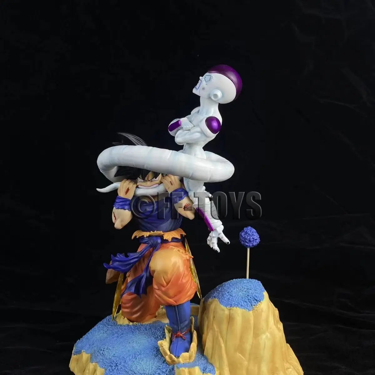 Figura Son Goku vs Freezer - Dragon Ball Z | Escena Mordida 27cm