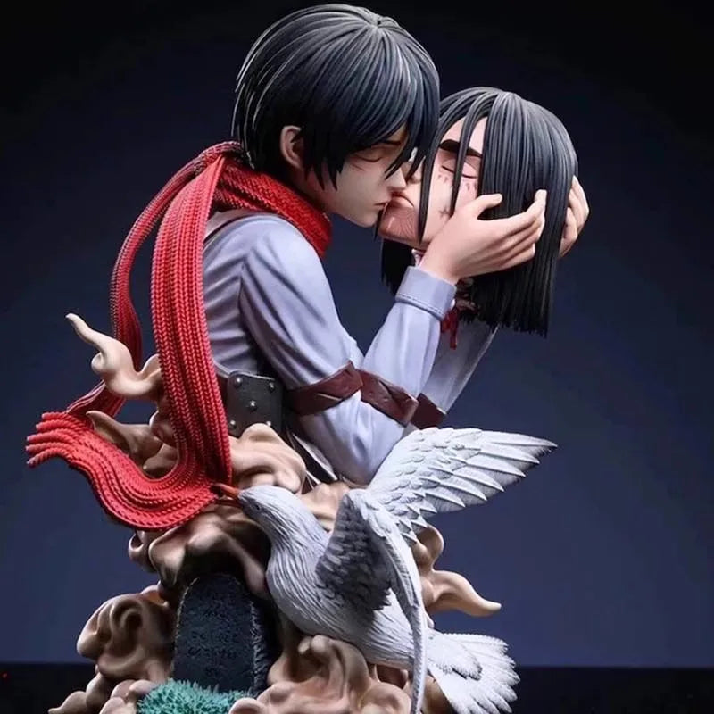 Figura Eren Jaeger y Mikasa Ackerman - Attack on Titan | Eren y Mikasa en escena del último beso 22cm