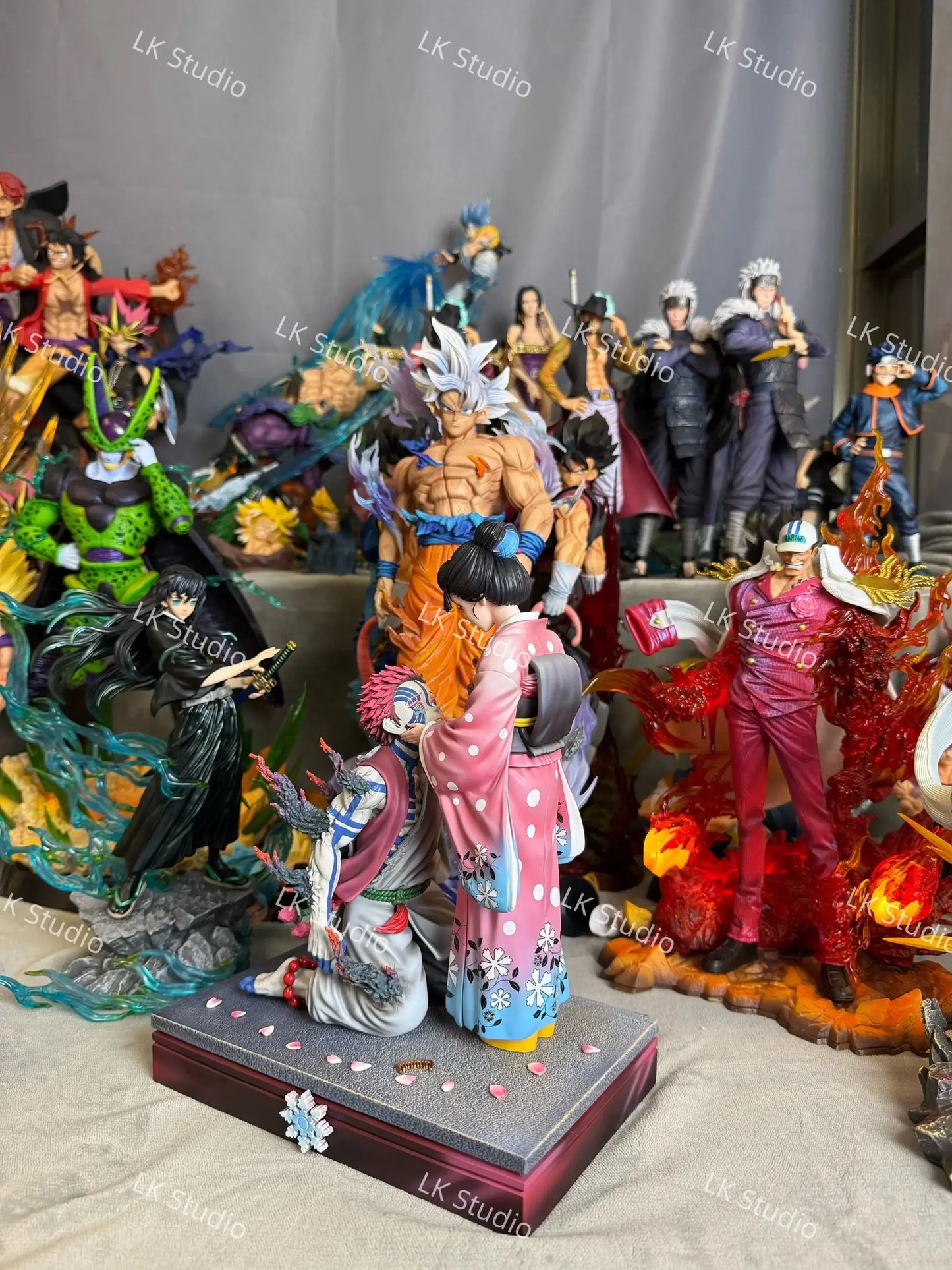 Figuras Akaza y Koyuki - Guardianes de la Noche | 27cm