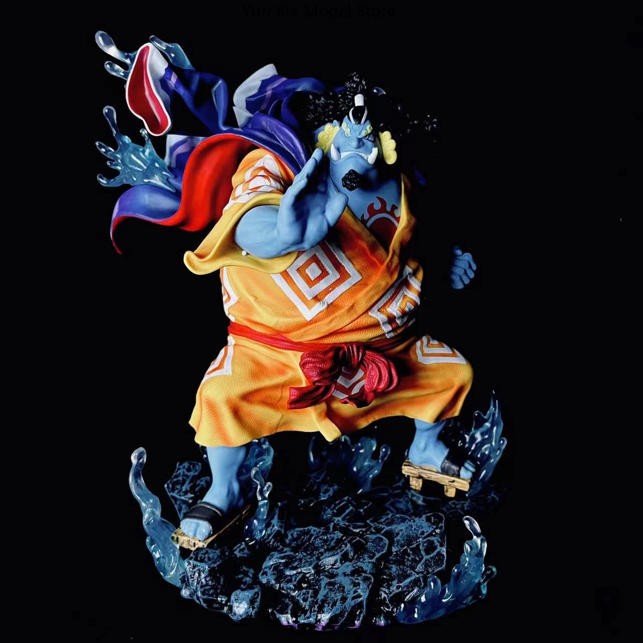 Figura Jinbei - One Piece | Karate Gyojin con Base de Agua GK 31cm