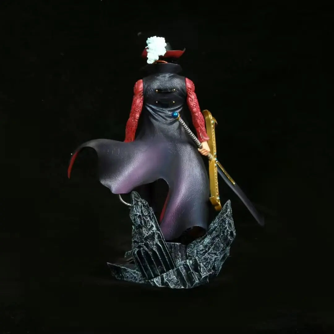 Figura Dracule Mihawk - One Piece | Dracule Mihawk, Ojo de Halcón, el mejor espadachín del mundo 28cm