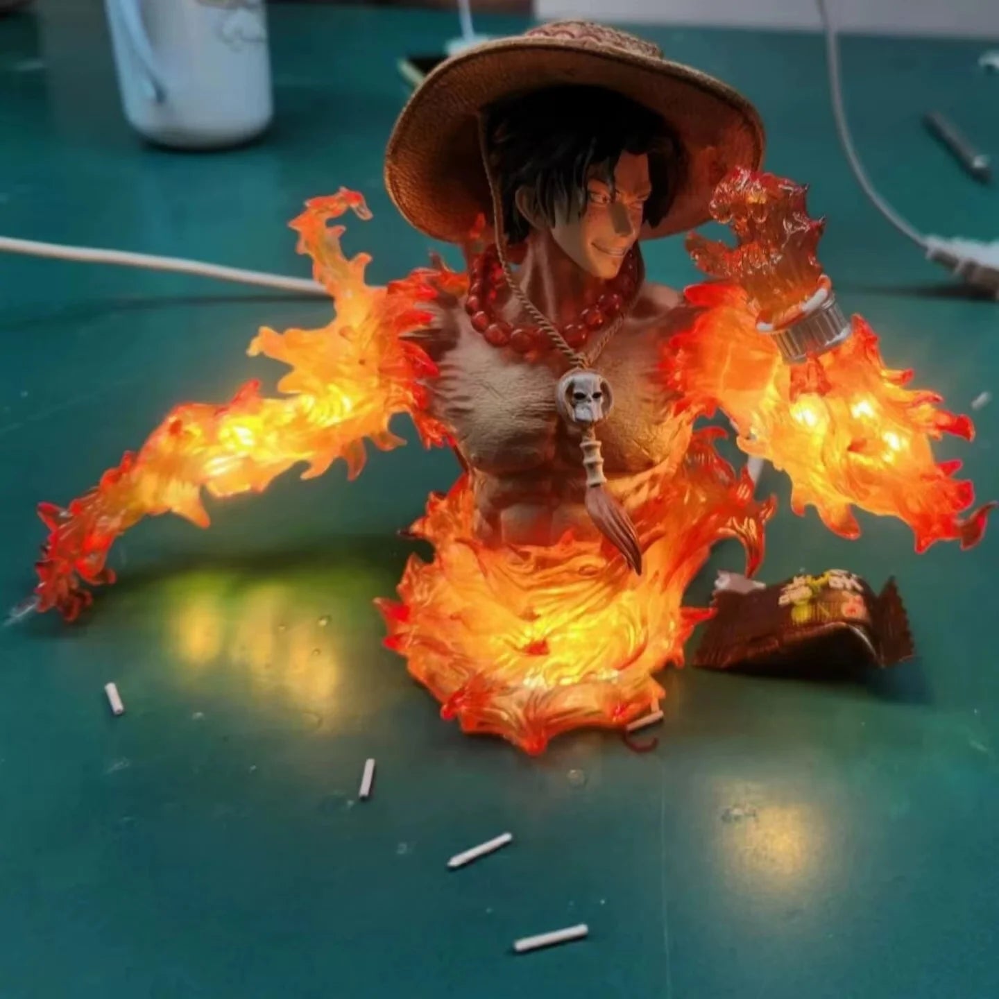 Figura Portgas D. Ace Luminosa - One Piece | Versión LED