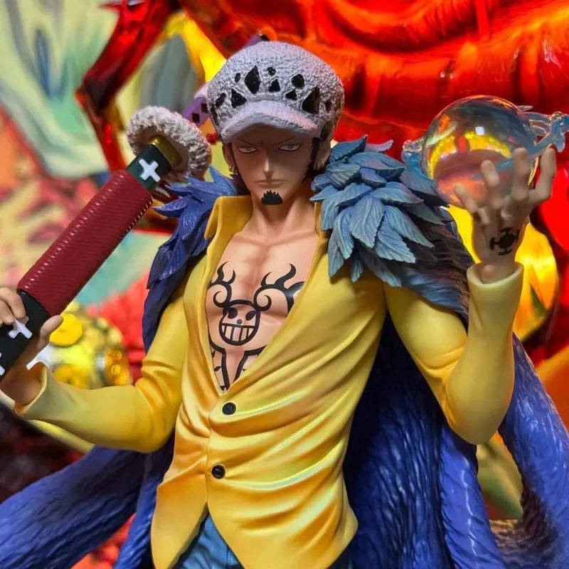 Figura Trafalgar Law - One Piece | Trafalgar D. Water Law con su espada Kikoku 27cm