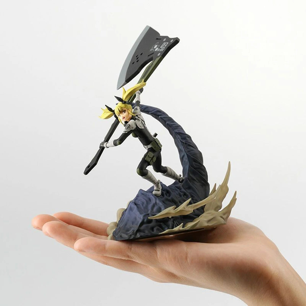 Figura Kikoru Shinomiya - Kaiju No. 8 | Kaiyodo 17cm