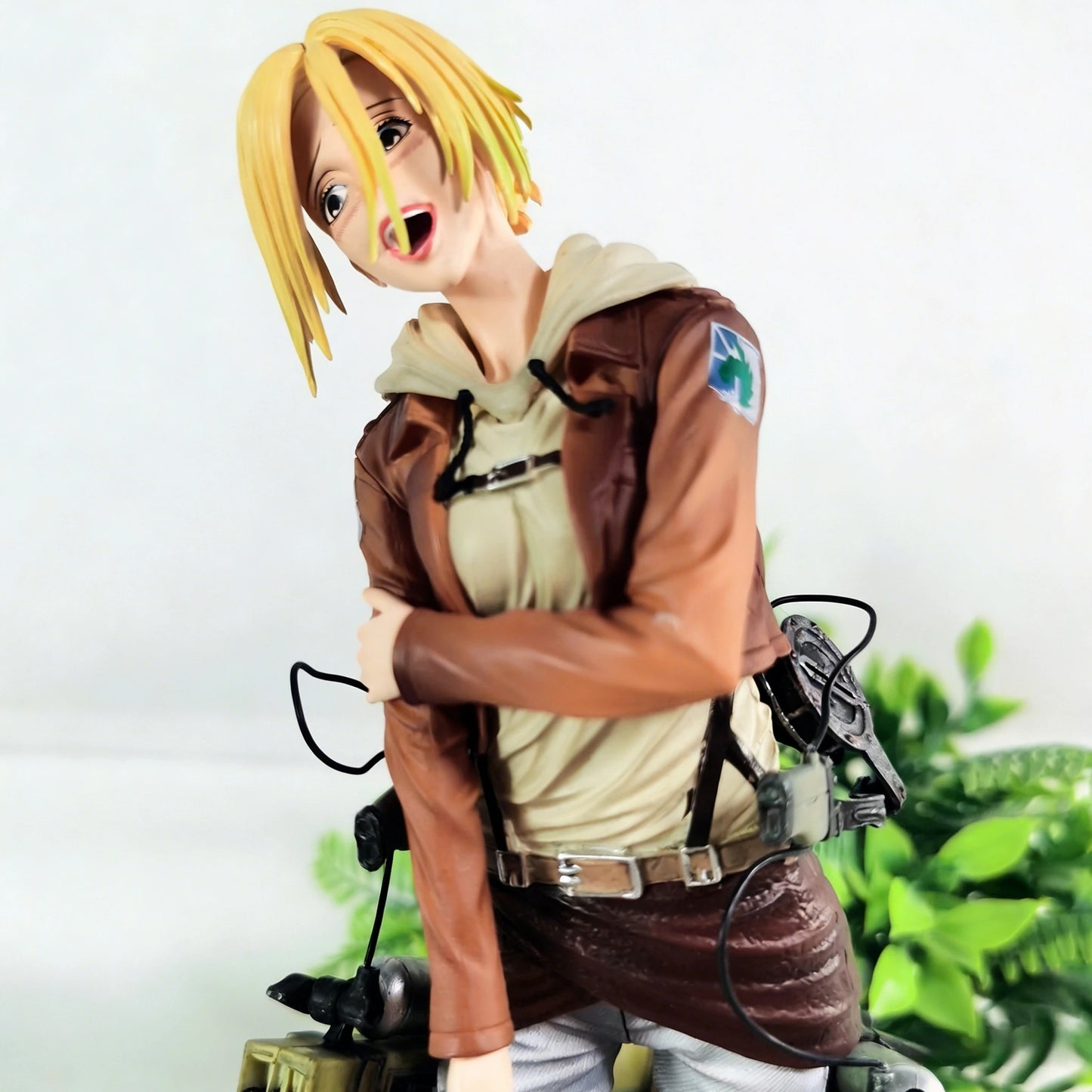Figura Annie Leonhart - Attack on Titan | Estatua Coleccionable 1/8
