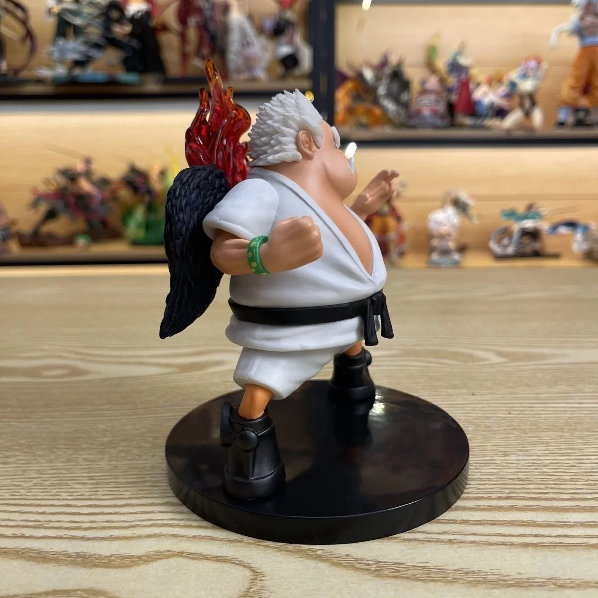 Figura Jinbei - One Piece | Timonel Sombrero de Paja 17cm