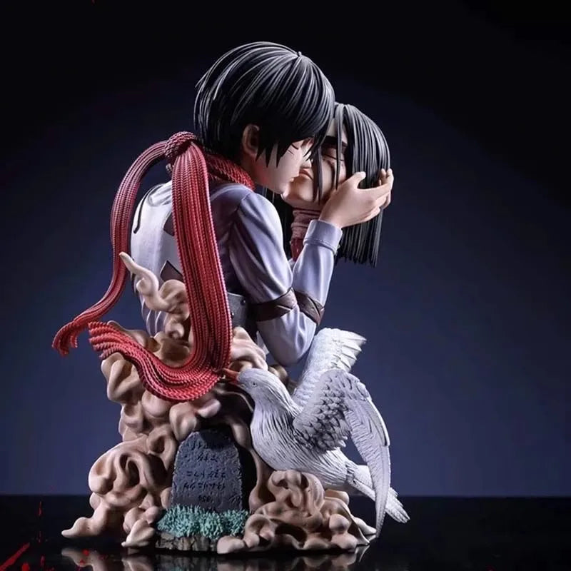 Figura Eren Jaeger y Mikasa Ackerman - Attack on Titan | Eren y Mikasa en escena del último beso 22cm