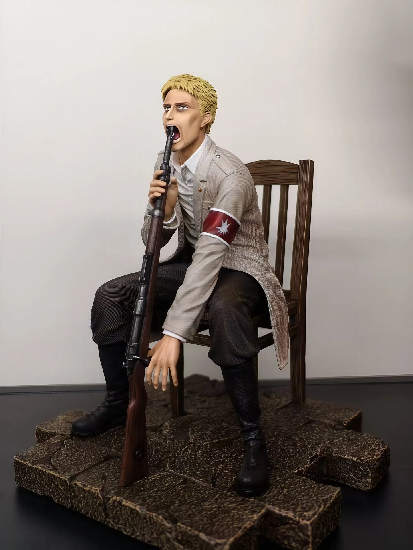 Figura Reiner Braun - Attack on Titan | Estatua PVC